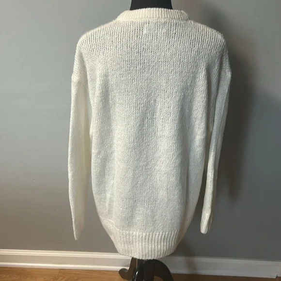 Old Navy Oversized Sweater - Picture 3 of 4